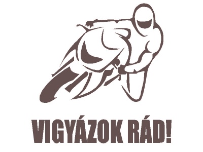 vigyzz_a_motorosra_barna_398193840